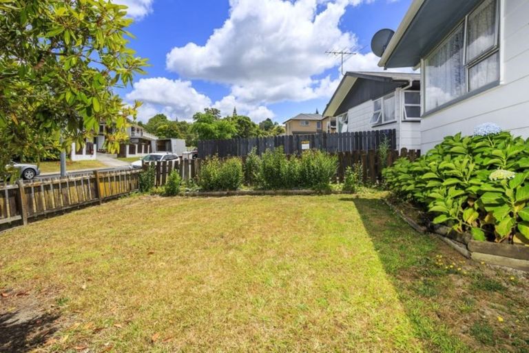 Photo of property in 71 Salamanca Road, Sunnynook, Auckland, 0620