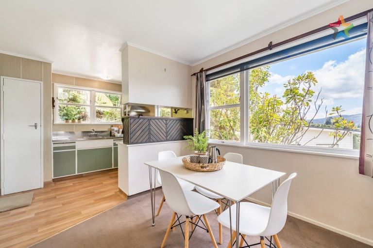 Photo of property in 75 Logie Street, Stokes Valley, Lower Hutt, 5019