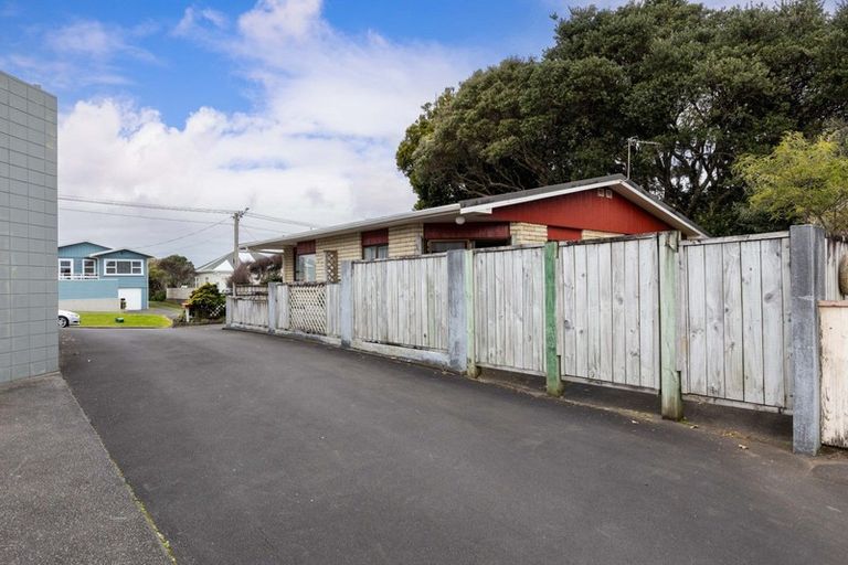 Photo of property in 14 Sackville Street, Fitzroy, New Plymouth, 4312