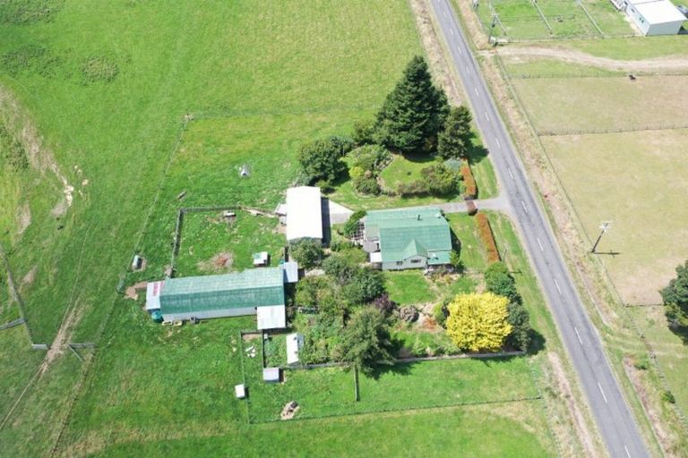Photo of property in 2337 Rangiwahia Road, Rangiwahia, Kimbolton, 4774