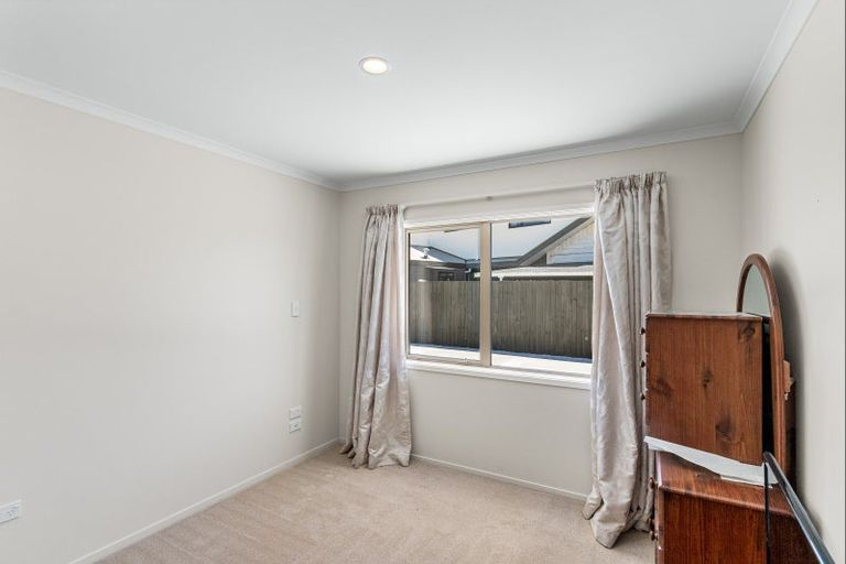 Photo of property in 1/81 Royal Park Drive, Parklands, Christchurch, 8083