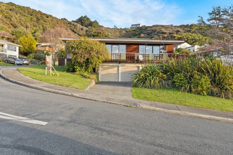 Photo of property in 40 Bosun Terrace, Whitby, Porirua, 5024