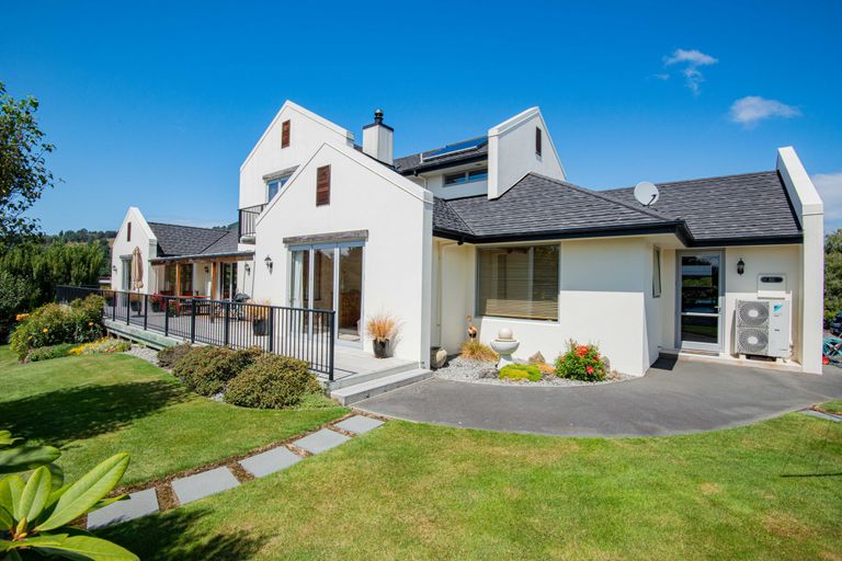 Photo of property in 17 Orchard Grove, East Taieri, Mosgiel, 9024