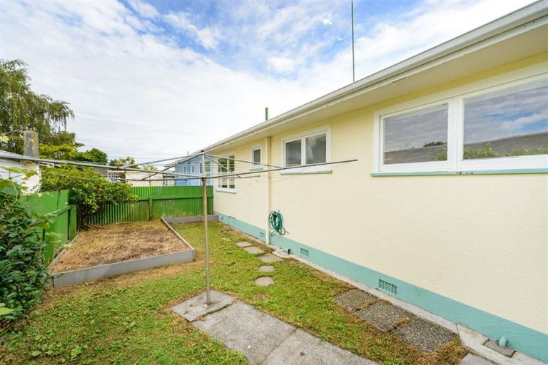 Photo of property in 2 Leslie Avenue, Cloverlea, Palmerston North, 4412