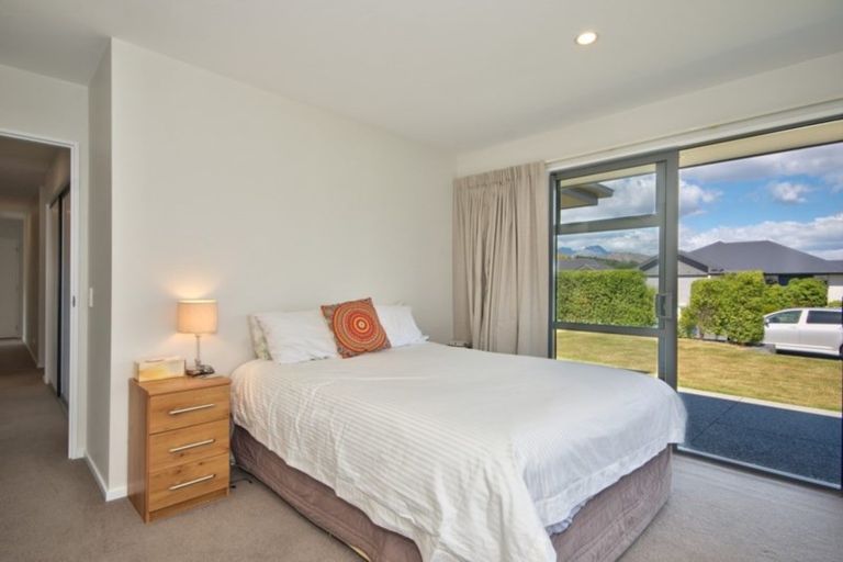Photo of property in 1 Cone Peak Close, Lake Hayes, Queenstown, 9304