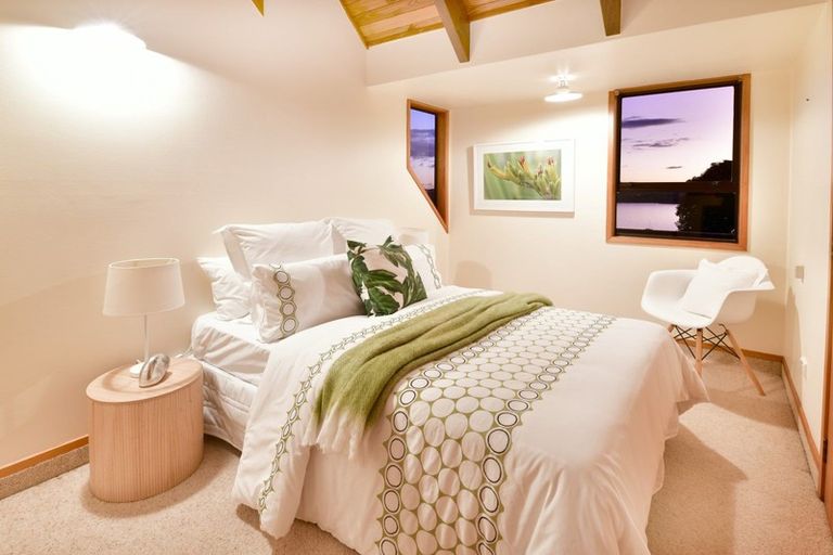 Photo of property in 1124 Whangaparaoa Road, Tindalls Beach, Whangaparaoa, 0930