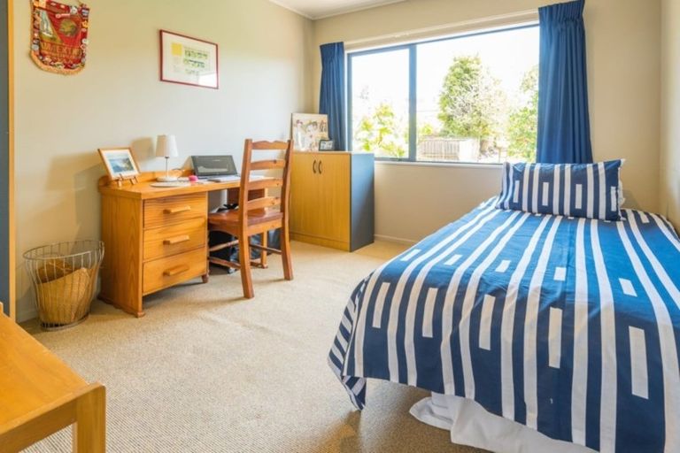 Photo of property in 19a Paparoa Road, Cockle Bay, Auckland, 2014