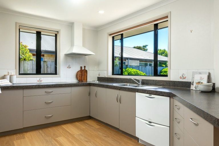 Photo of property in 26 Magnolia Drive, Springlands, Blenheim, 7201