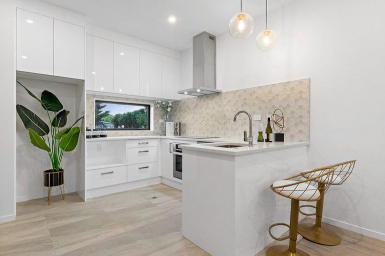 Photo of property in 15c Tabitha Crescent, Henderson, Auckland, 0612