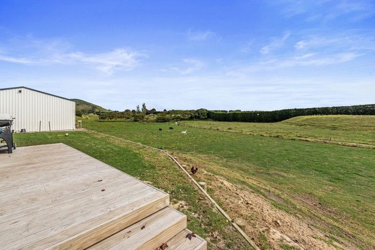 Photo of property in 92 Ohinepanea Road, Pukehina, Te Puke, 3186