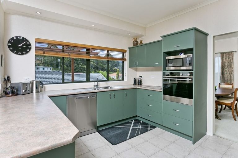 Photo of property in 7 Landvale Court, Browns Bay, Auckland, 0630