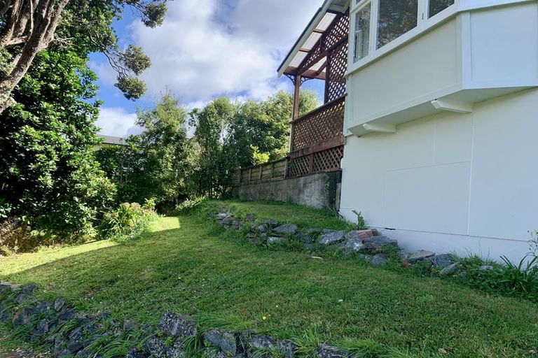 Photo of property in 29 Tirohanga Road, Tirohanga, Lower Hutt, 5010