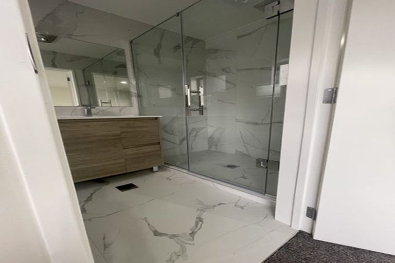 Photo of property in 17b Kemble Close, Mangere, Auckland, 2022