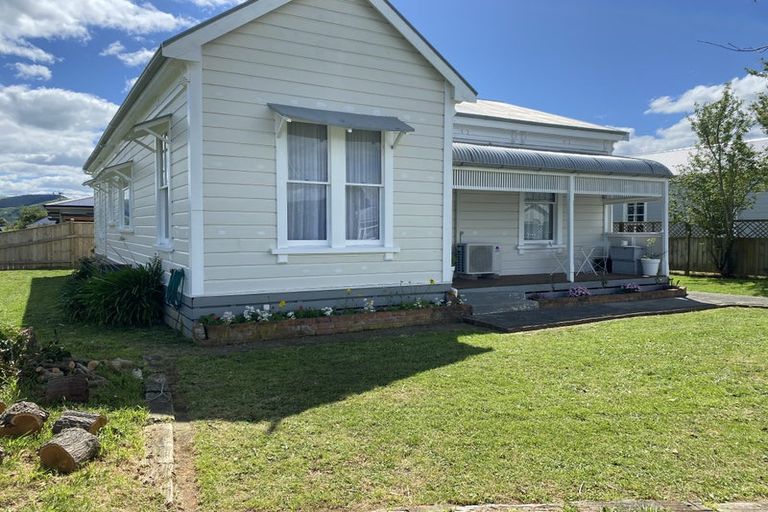 Photo of property in 35 Ross Street, Woodville, 4920
