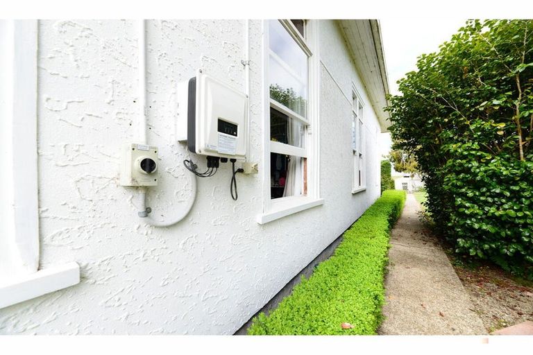 Photo of property in 66 Timaru Road, Waimate, 7924