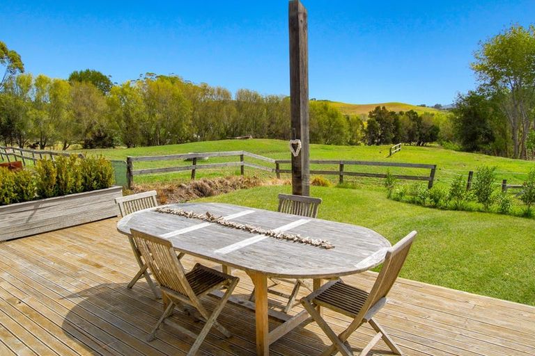 Photo of property in 1180 Oneriri Road, Kaiwaka, 0573