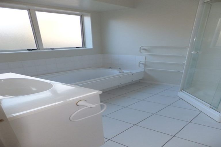 Photo of property in 1/21 Westview Court, Somerville, Auckland, 2014