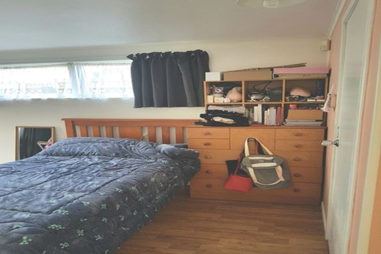 Photo of property in 228 Forrest Hill Road, Forrest Hill, Auckland, 0620