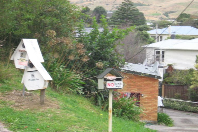 Photo of property in 6 Julia Place, Tawa, Wellington, 5028