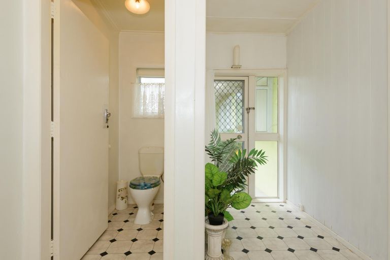 Photo of property in 12 Birmingham Street, Takaro, Palmerston North, 4412