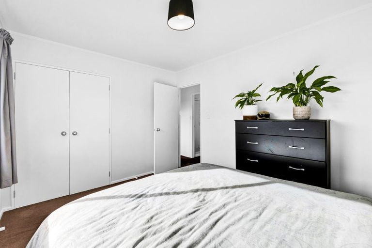 Photo of property in 24 Poplar Grove, Whalers Gate, New Plymouth, 4310