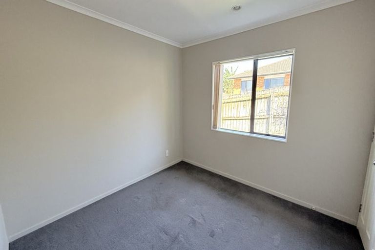 Photo of property in 10 Exotic Place, Massey, Auckland, 0614