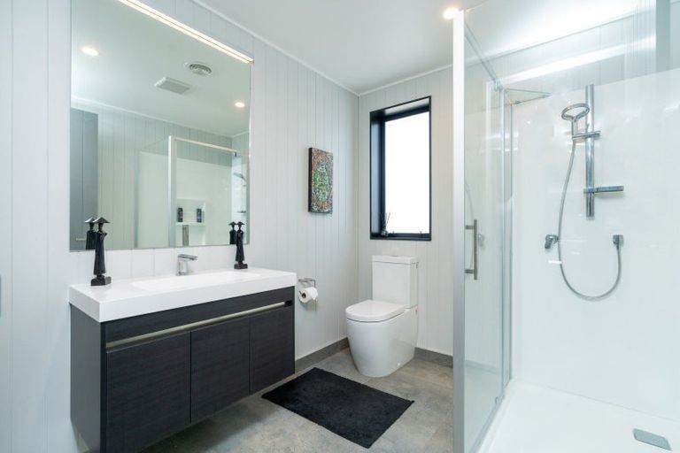 Photo of property in 6 Pukatea Close, Raumati Beach, Paraparaumu, 5032