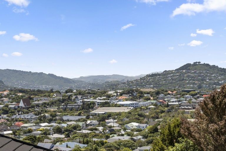 Photo of property in 1 Kate Way, Karori, Wellington, 6012
