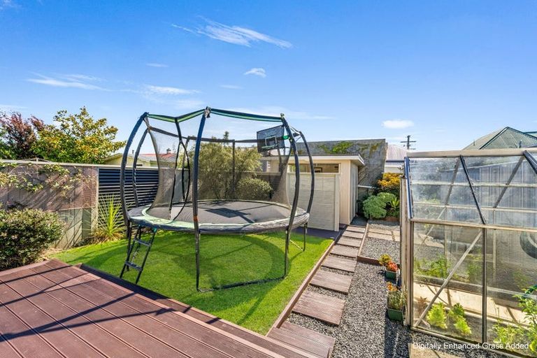 Photo of property in 8 Hargest Crescent, Saint Kilda, Dunedin, 9012