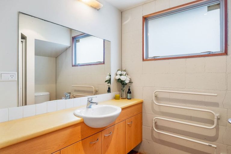 Photo of property in 17 Major Durie Place, Waikanae Beach, Waikanae, 5036