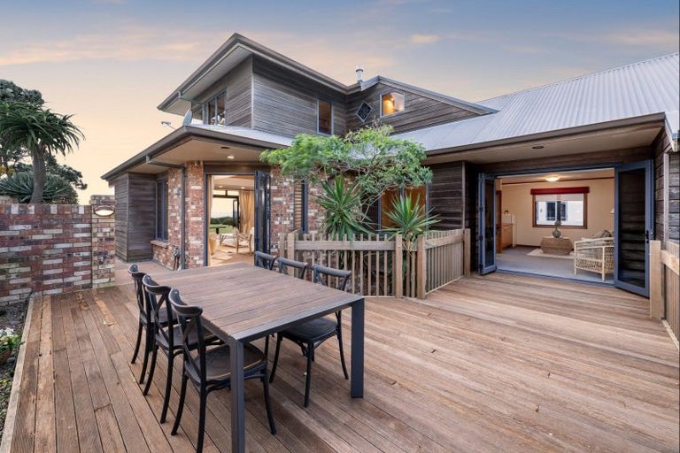 Photo of property in 339a Oceanbeach Road, Mount Maunganui, 3116