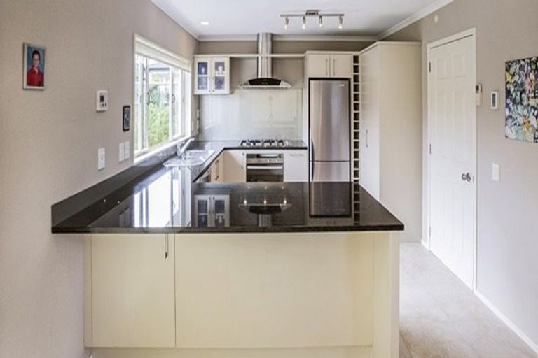 Photo of property in 6 Briar Vale Place, Flat Bush, Auckland, 2016