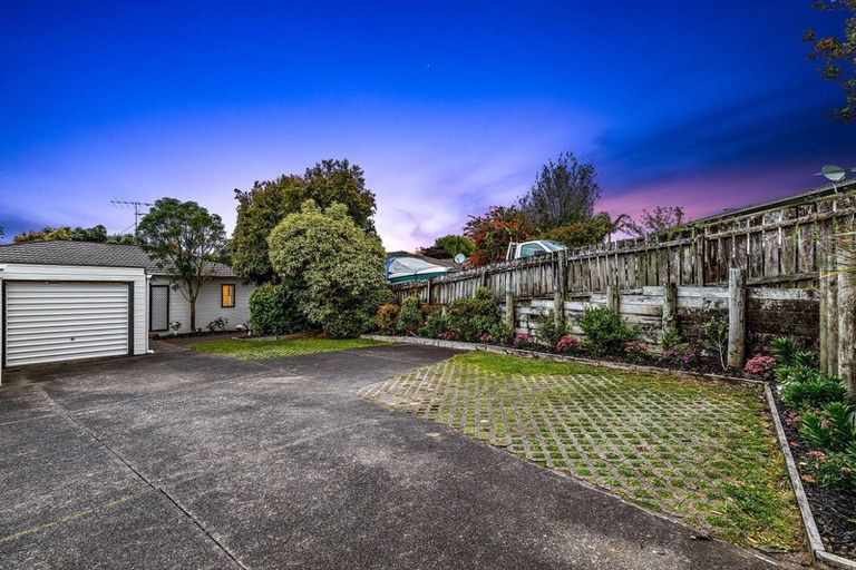 Photo of property in 2/54 Granville Drive, Massey, Auckland, 0614