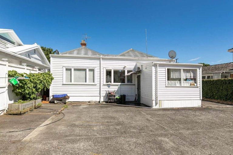 Photo of property in 12 Kenyon Avenue, Mount Eden, Auckland, 1024