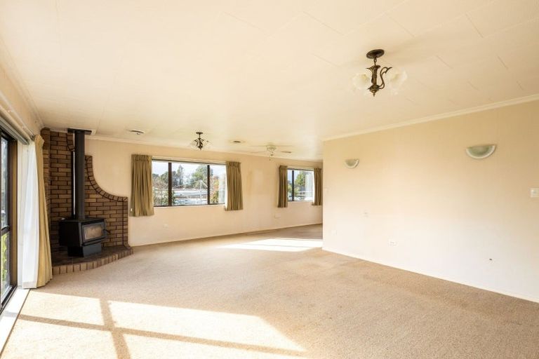 Photo of property in 2 Rangiora Place, Inglewood, 4330