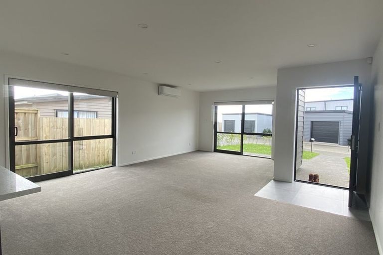 Photo of property in 7 Poutawa Lane, Clarks Beach, 2122