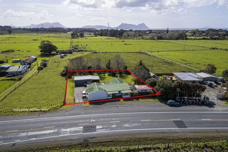 Photo of property in 2725 State Highway 1, Ruakaka, Whangarei, 0171