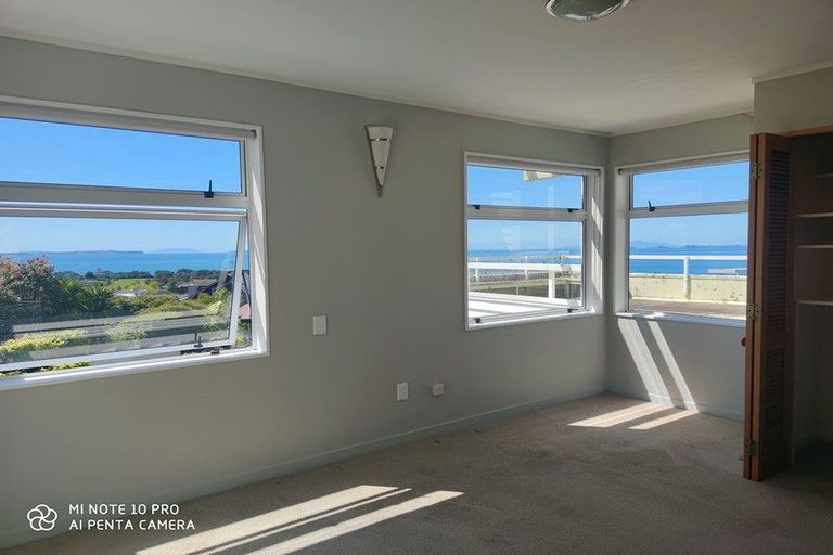 Photo of property in 9 Midway Avenue, Castor Bay, Auckland, 0620