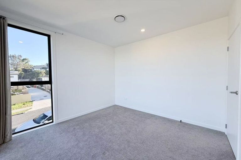 Photo of property in 13a King Richard Place, Browns Bay, Auckland, 0630