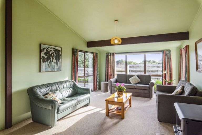 Photo of property in 63 Paetawa Road, Peka Peka, Waikanae, 5391