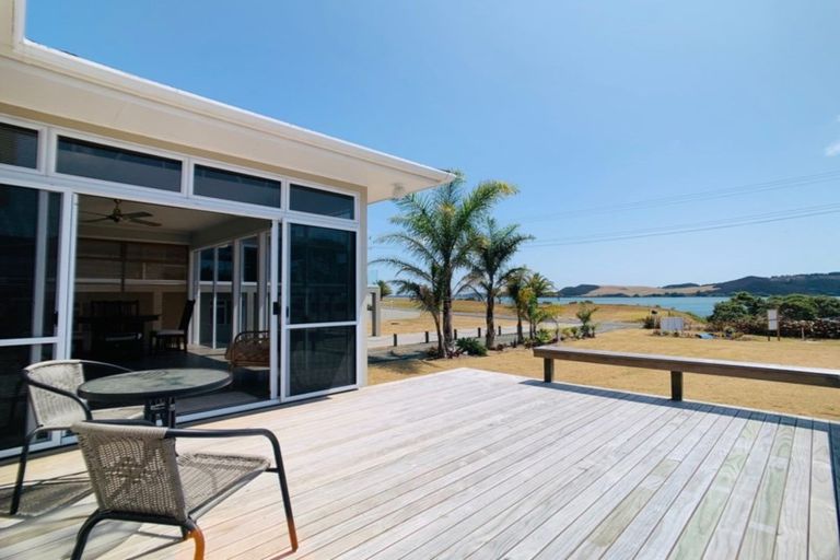 Photo of property in 38 Waterfront Road, Pukenui, 0484