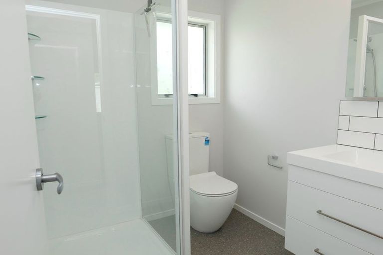 Photo of property in 50 Queens Road, Glen Avon, New Plymouth, 4312