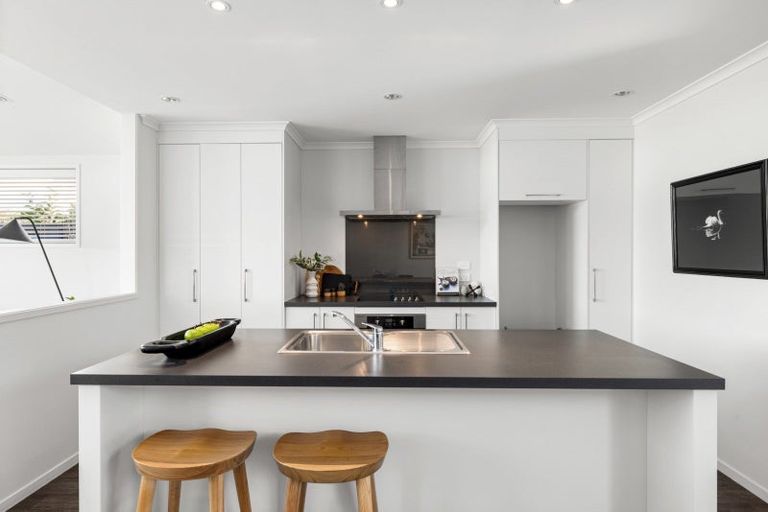 Photo of property in 16 Scoria Close, Pyes Pa, Tauranga, 3112