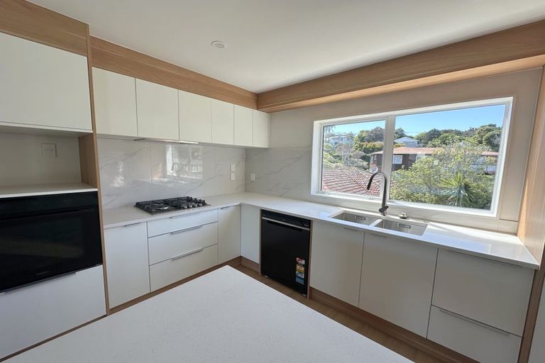 Photo of property in 15a Blenheim Street, Glenfield, Auckland, 0629