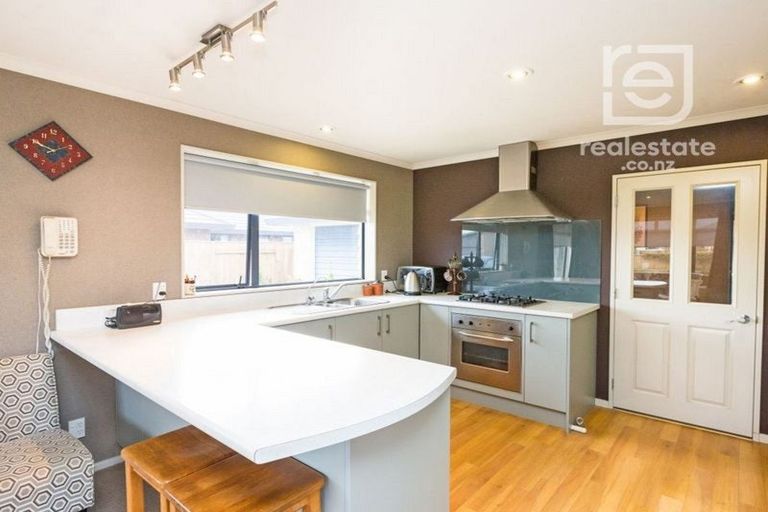 Photo of property in 26 Geneva Terrace, Kelvin Grove, Palmerston North, 4414