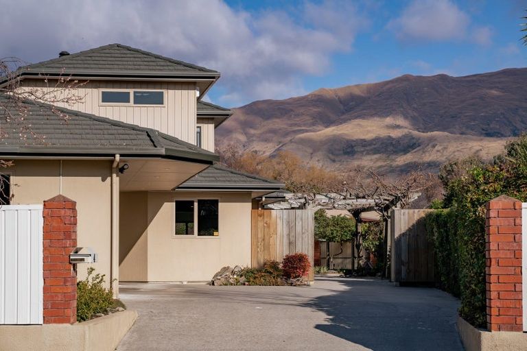 Photo of property in 4 Cherry Court, Wanaka, 9305