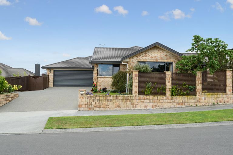 Photo of property in 12 Tennyson Avenue, Kelvin Grove, Palmerston North, 4414