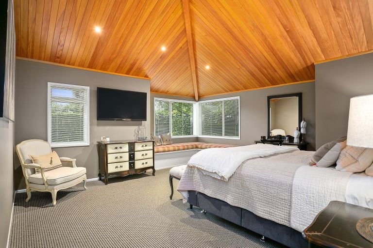 Photo of property in 6 Abergeldie Way, Cambridge, 3434