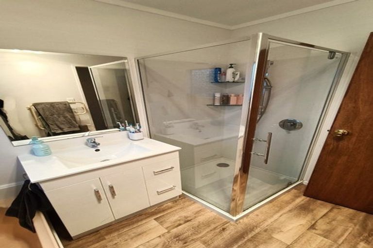 Photo of property in 51a Guadeloupe Crescent, Grenada Village, Wellington, 6037