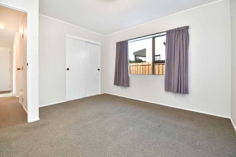 Photo of property in 1b Milton Road, Orewa, 0931